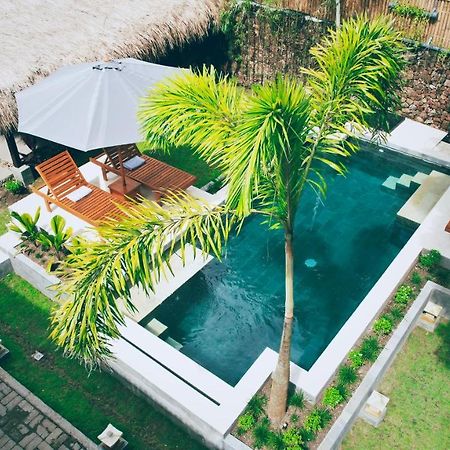 ホテル Dalai Tropical Kuta  エクステリア 写真