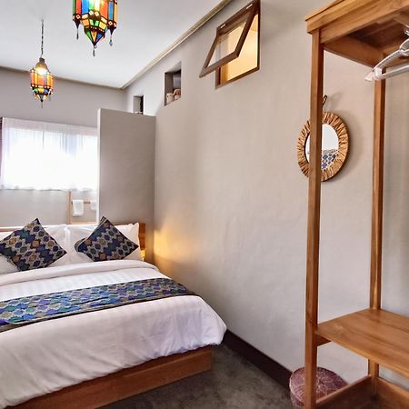 ホテル Dalai Tropical Kuta  エクステリア 写真