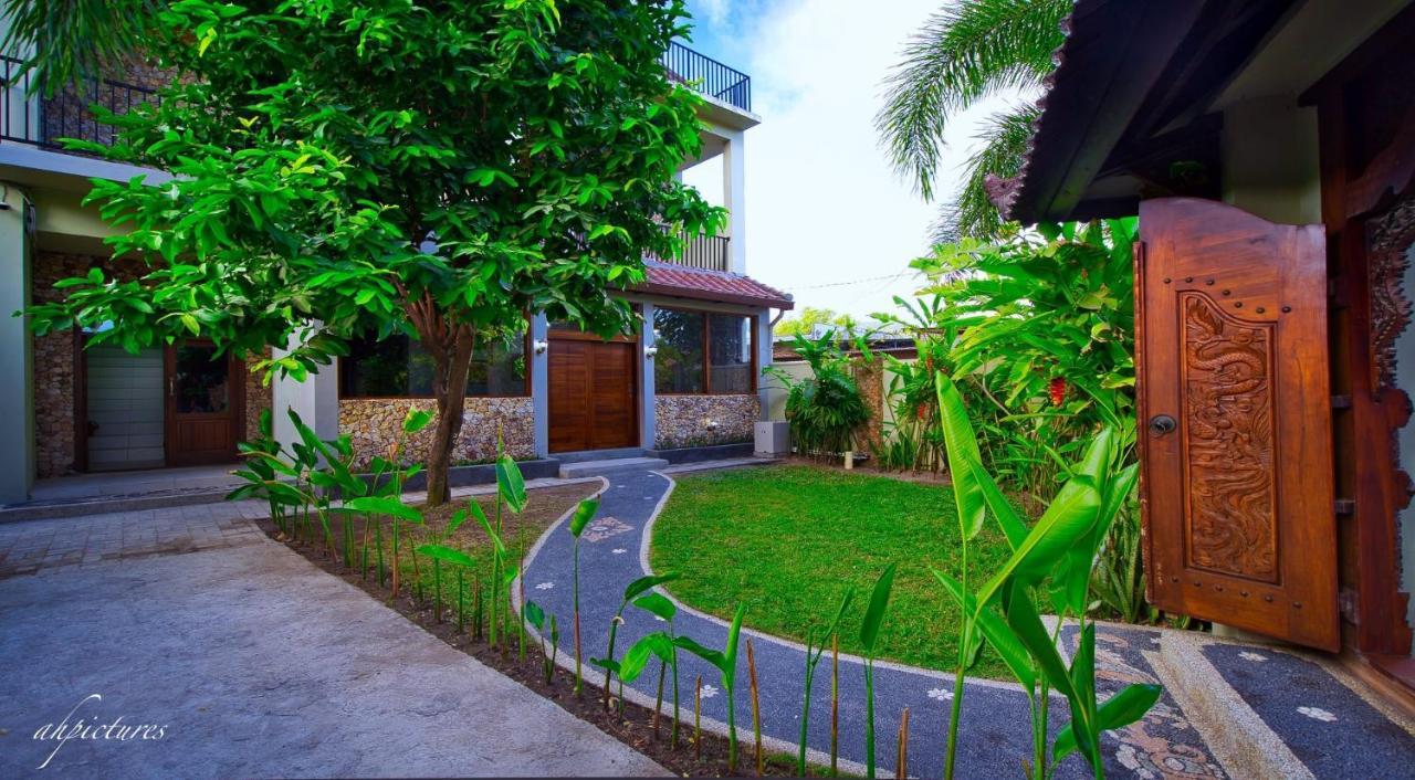 ホテル Dalai Tropical Kuta  エクステリア 写真