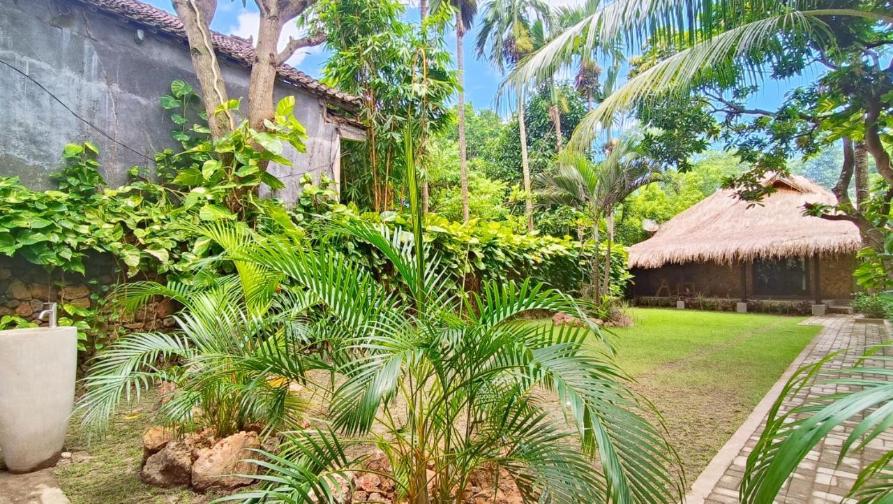 ホテル Dalai Tropical Kuta  エクステリア 写真