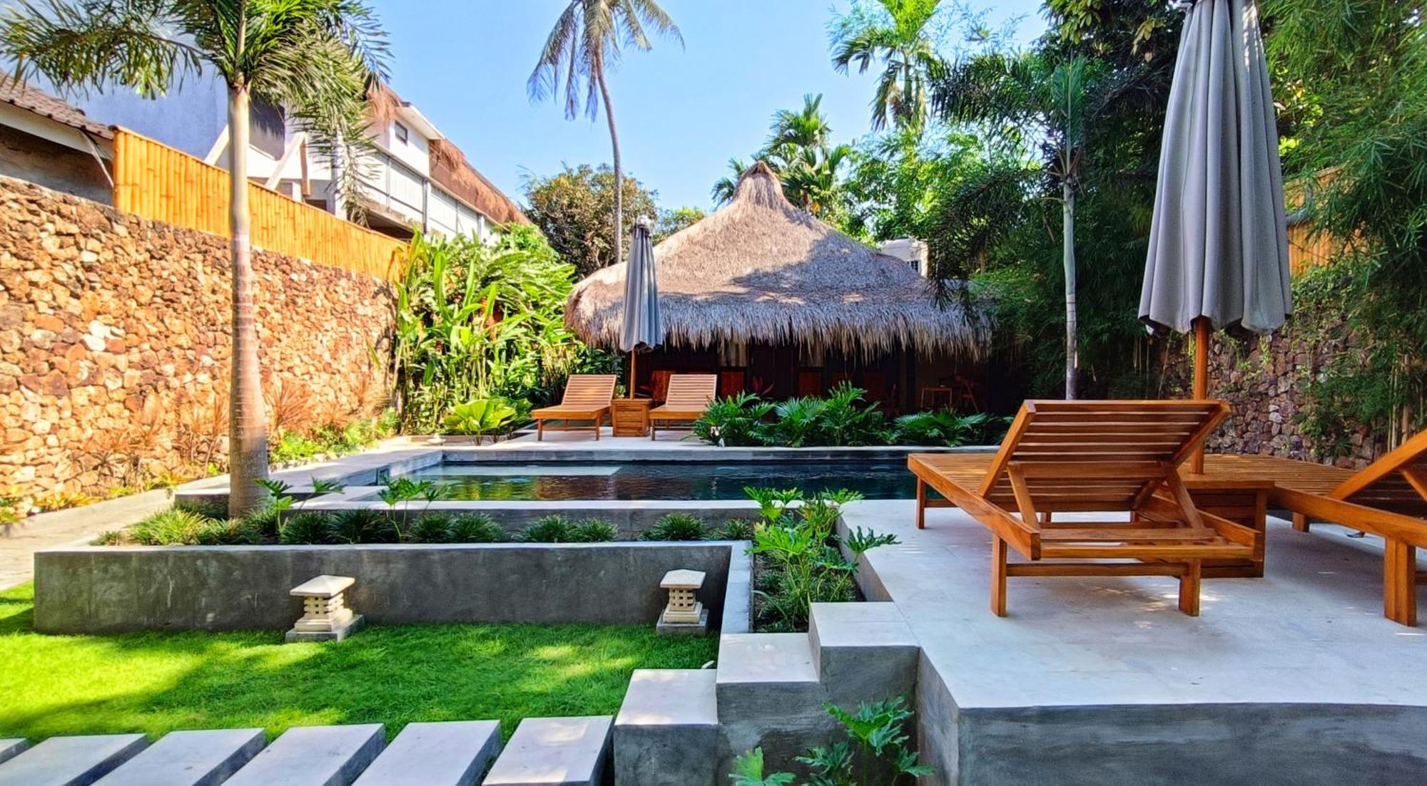 ホテル Dalai Tropical Kuta  エクステリア 写真